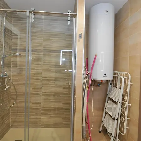 Station Apartment *
