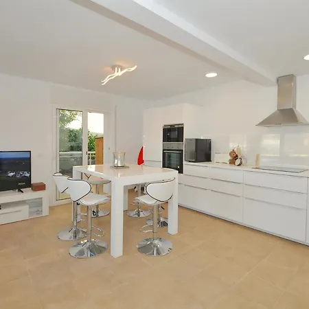 Station Apartment